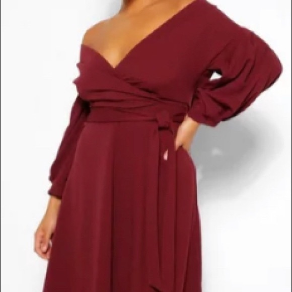 Boohoo Plus Dresses & Skirts - Plus Off Shoulder Wrap Midi Dress ❤️✨